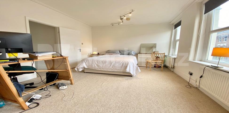 Larger than average one bedroomed Victorian Conversion Northlands Street, Camberwell